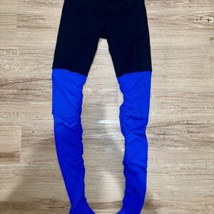 ALO Yoga Black and Blue Leggings